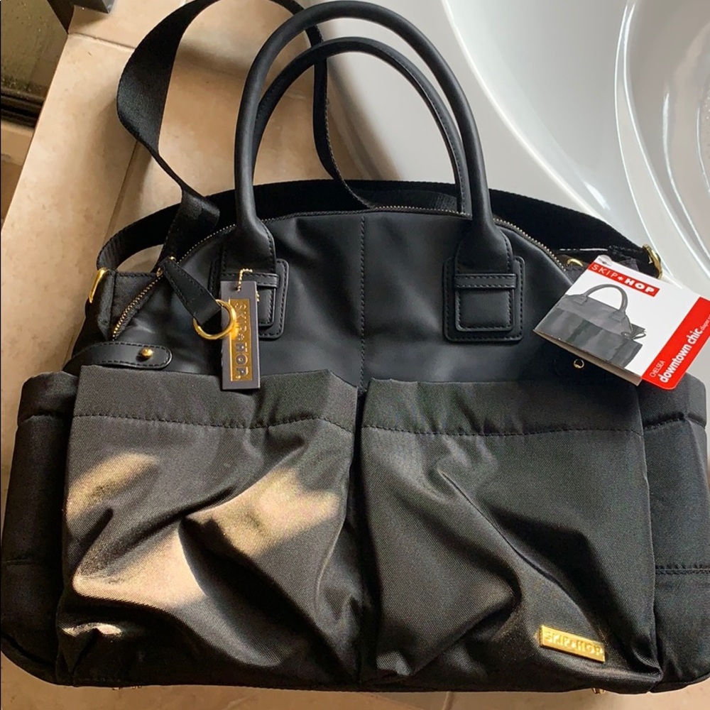 Skip hop Chelsea Downtown Chic Diaper Satchel